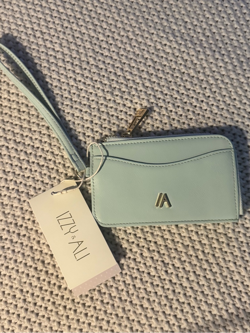 Izzy & Ali Mint Wristlet Clutch